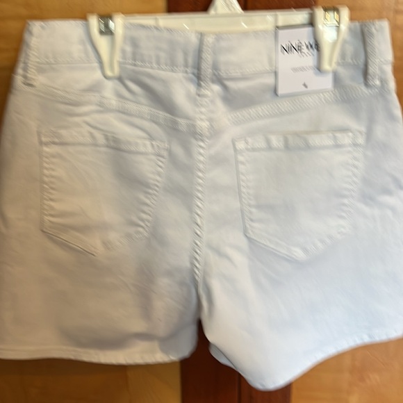 Nine West Women's White Gramercy Short - Picture 4 of 4